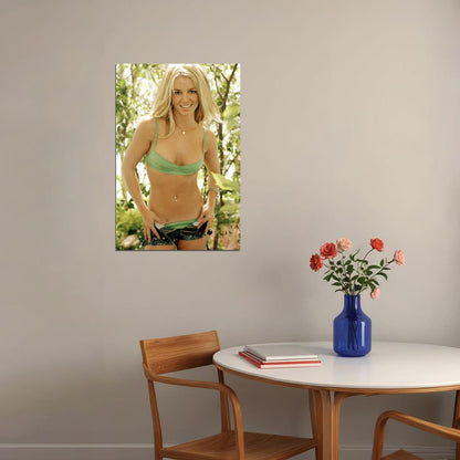 Young Britney Spears Fashion Designer Director Poster Wall Art Print Home Wall Decor - xonomax