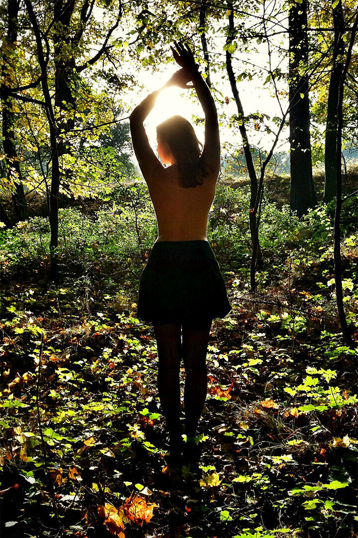 Babes In The Woods Picture Female Model Poster Wall Art Print Home Wall Decor - xonomax