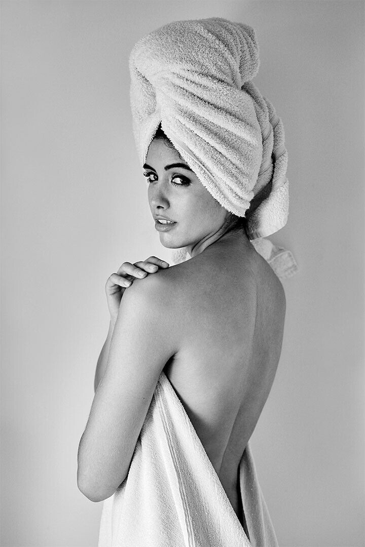 Gold Towel Sexy Female Model Picture Poster Wall Art Print Home Wall Decor - xonomax