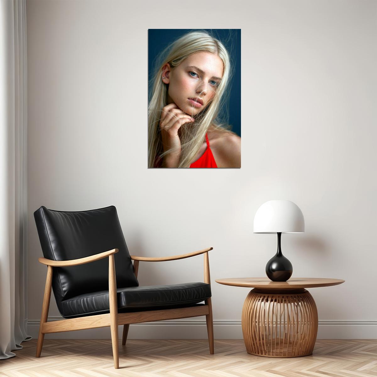 Regina Love And Kisses Sexy Female Model Poster Wall Art Print Home Wall Decor - xonomax