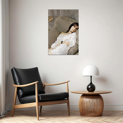 Jennifer Love Hewitt Lying Down Poster Wall Art Print Home Wall Decor - xonomax