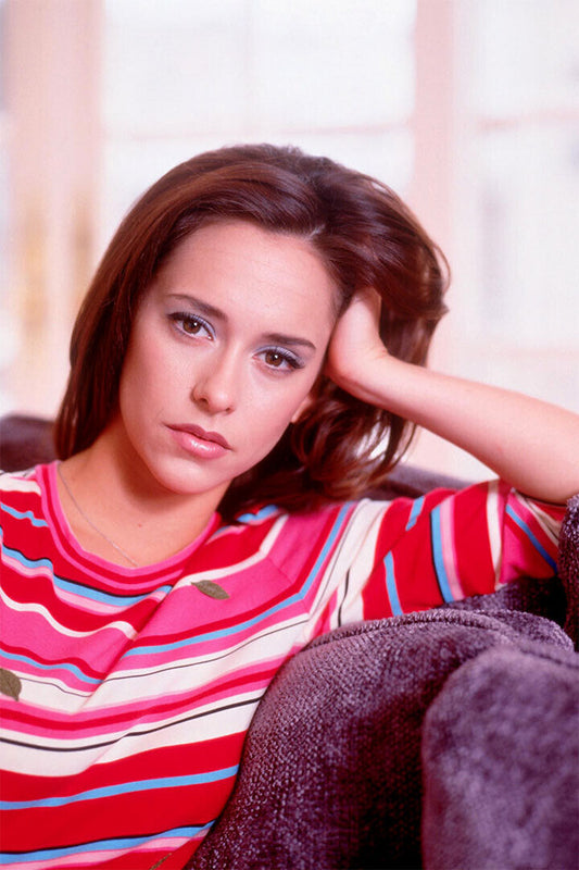Party Of Five Movie Actor Jennifer Hewitt Pose Poster Wall Art Print Home Wall Decor - xonomax