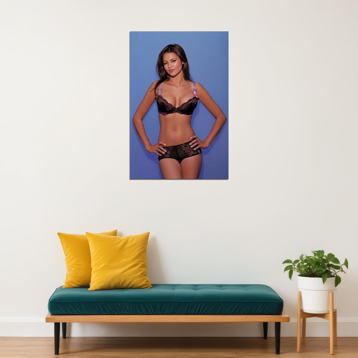 Gabrielle Richens Posed Female Model Picture Poster Wall Art Print Home Wall Decor - xonomax