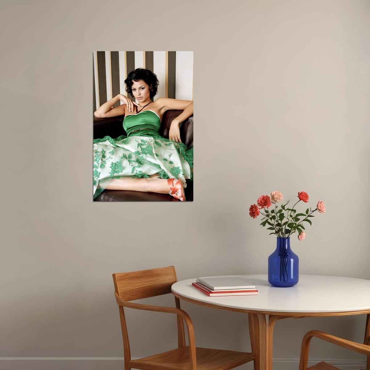 Gabrielle Richens Posed Female Model Fashion Poster Wall Art Print Home Wall Decor - xonomax