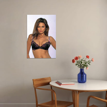 Gabrielle Richens Posed Sexy Female Model Poster Wall Art Print Home Wall Decor - xonomax
