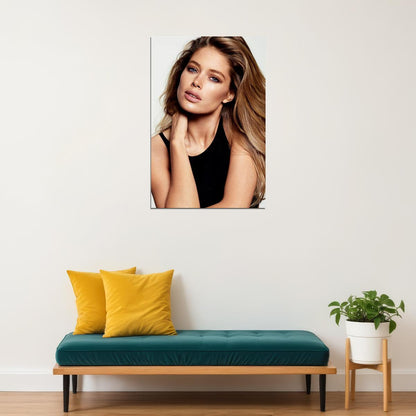 Must Pay Attention Sexy Female Model Picture Poster Wall Art Print Home Wall Decor - xonomax