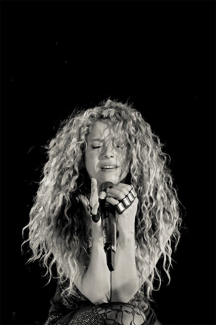 Shakira In Concert Sexy Singer Hot Poster Wall Art Print Home Wall Decor