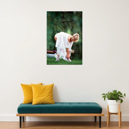 Lynn Austin Hooters Girl Poster Wall Art Print Home Wall Decor
