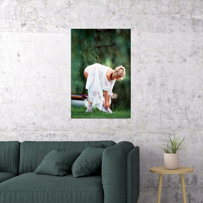 Lynn Austin Hooters Girl Poster Wall Art Print Home Wall Decor
