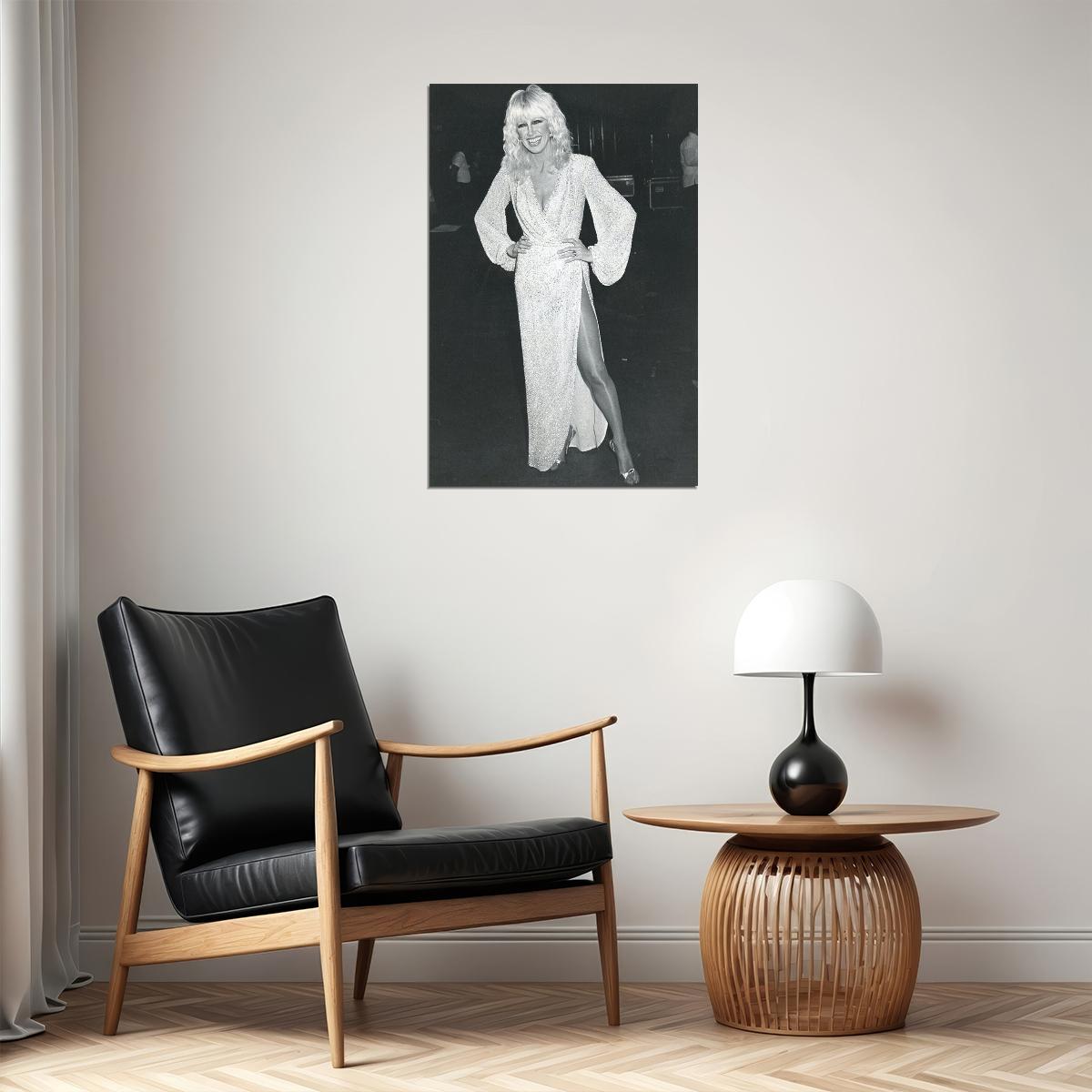 Suzanne Somers Sexy Girl Actress Hot Poster Wall Art Print Home Wall Decor