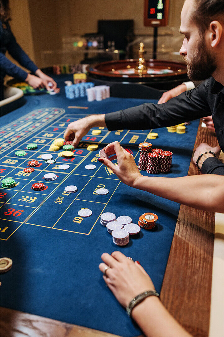 Card Players In Casino Game Pieces Poster Wall Art Print Home Wall Decor