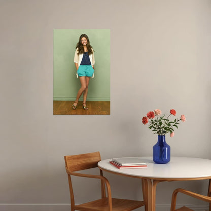 Sarah Hyland Haley Dunphy Modern Family TV Show Poster Iconic Role Photo Early Career Star Wall Art Print