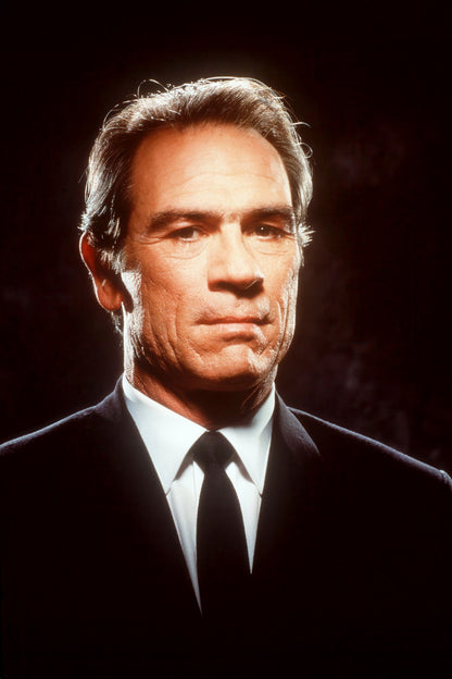 Tommy Lee Jones Men in Black 1997 Movie Poster Iconic Sci-Fi Comedy Agent K Classic Hollywood Film Wall Art Print Old Hollywood Aesthetic Wall Decor