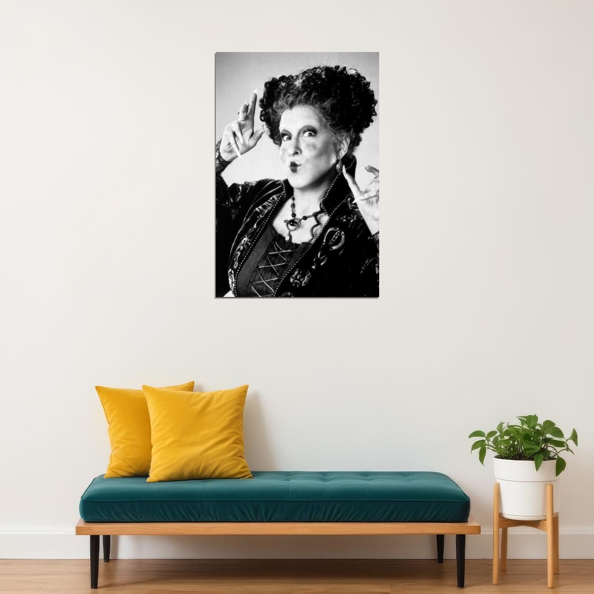 Bette Midler Hocus Pocus Movie Poster 1993 Iconic Witch Character Classic Halloween Film Wall Art Print Old Hollywood Aesthetic Wall Decor