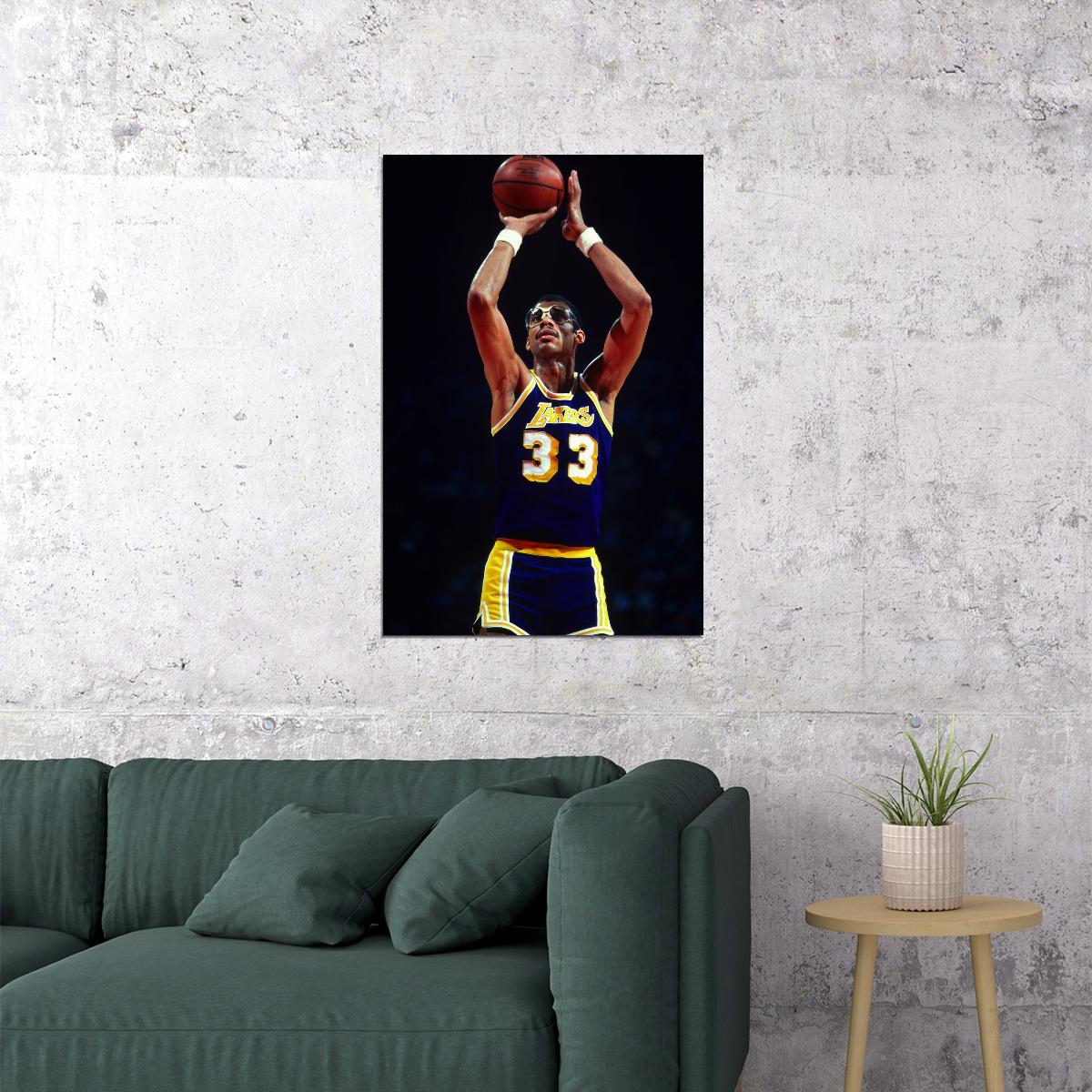 Kareem Abdul-Jabbar Iconic Basketball Poster Legendary NBA Star Sports Art Print Old Hollywood Aesthetic Wall Decor - xonomax