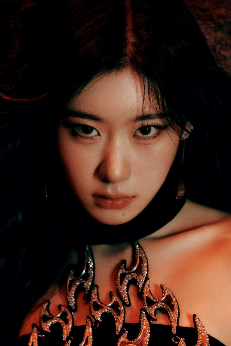 ITZY Chaeryeong BORN TO BE Concept Photo K-pop Music Poster Grunge Aesthetic  Female Edgy Idol Fashion Print Trendy Girl Group Wall Art - xonomax