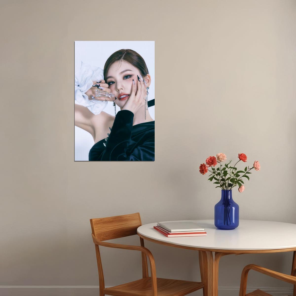ITZY Yeji CHECKMATE Concept Photo K-pop Music Poster Dreamy Royal Aesthetic  Elegant Female Korean Idol Fashion Print Trendy Girl Group Wall Art - xonomax