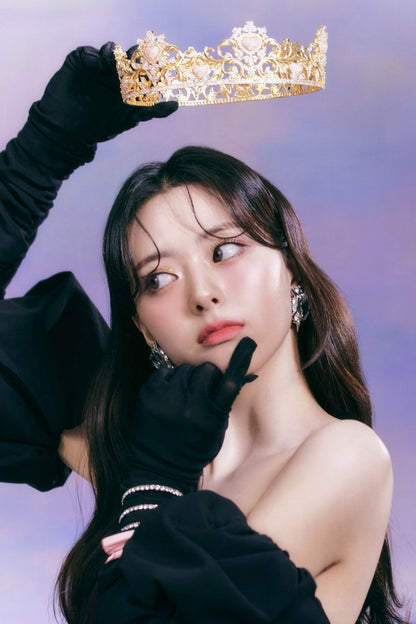 ITZY Yuna CHECKMATE Concept Photo K-pop Music Poster Dreamy Royal Aesthetic  Elegant Female Korean Idol Fashion Print Trendy Girl Group Wall Art