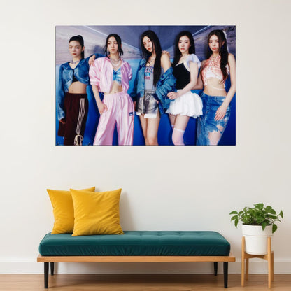 ITZY Yeji Lia Ryujin Chaeryeong Yuna GOLD Concept Photo Viral K-pop Music Poster Streetwear Aesthetic  Female Korean Idol Fashion Print Trendy Girl Group Wall Art - xonomax