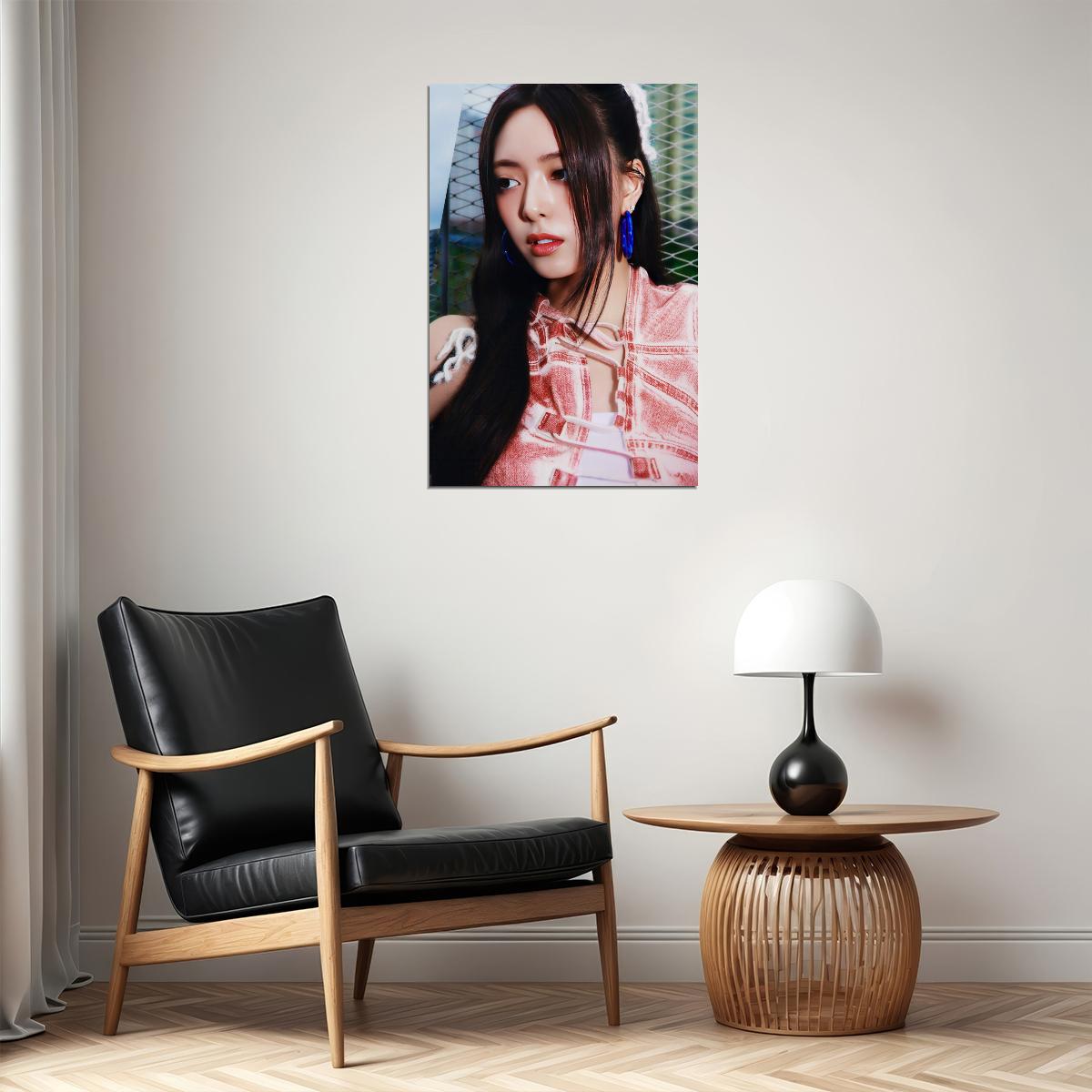 ITZY Yuna GOLD Concept Photo Viral K-pop Music Poster Streetwear Aesthetic  Female Korean Idol Fashion Print Trendy Girl Group Wall Art - xonomax