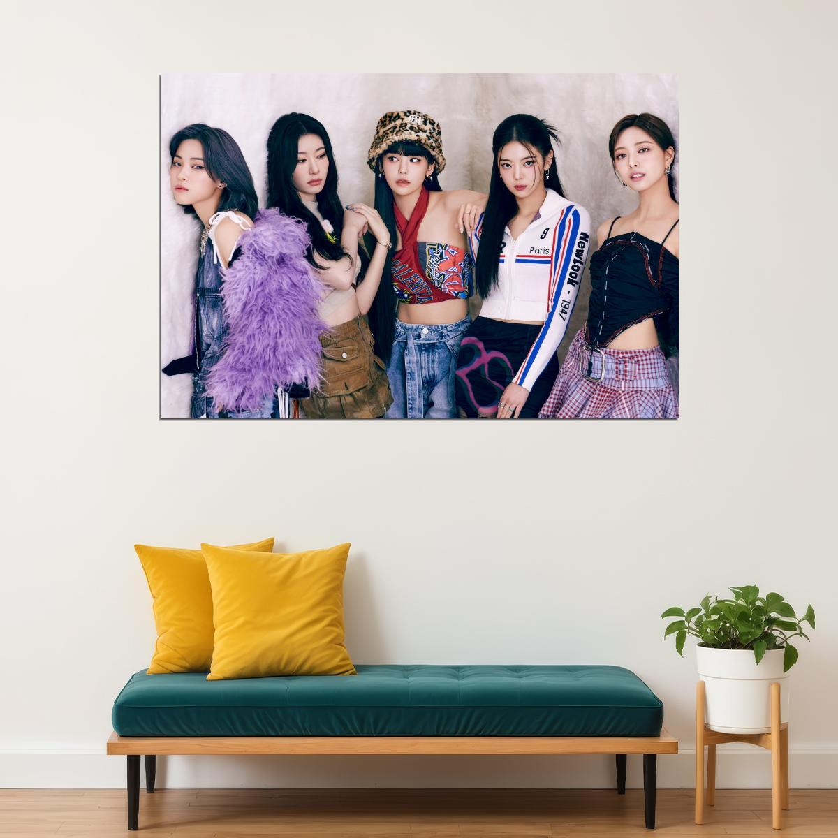 ITZY Group Photo Yeji Lia Ryujin Chaeryeong Yuna K-pop Music Poster Y2k Aesthetic  Female Korean Idol Fashion Print Trendy Girl Group Wall Art