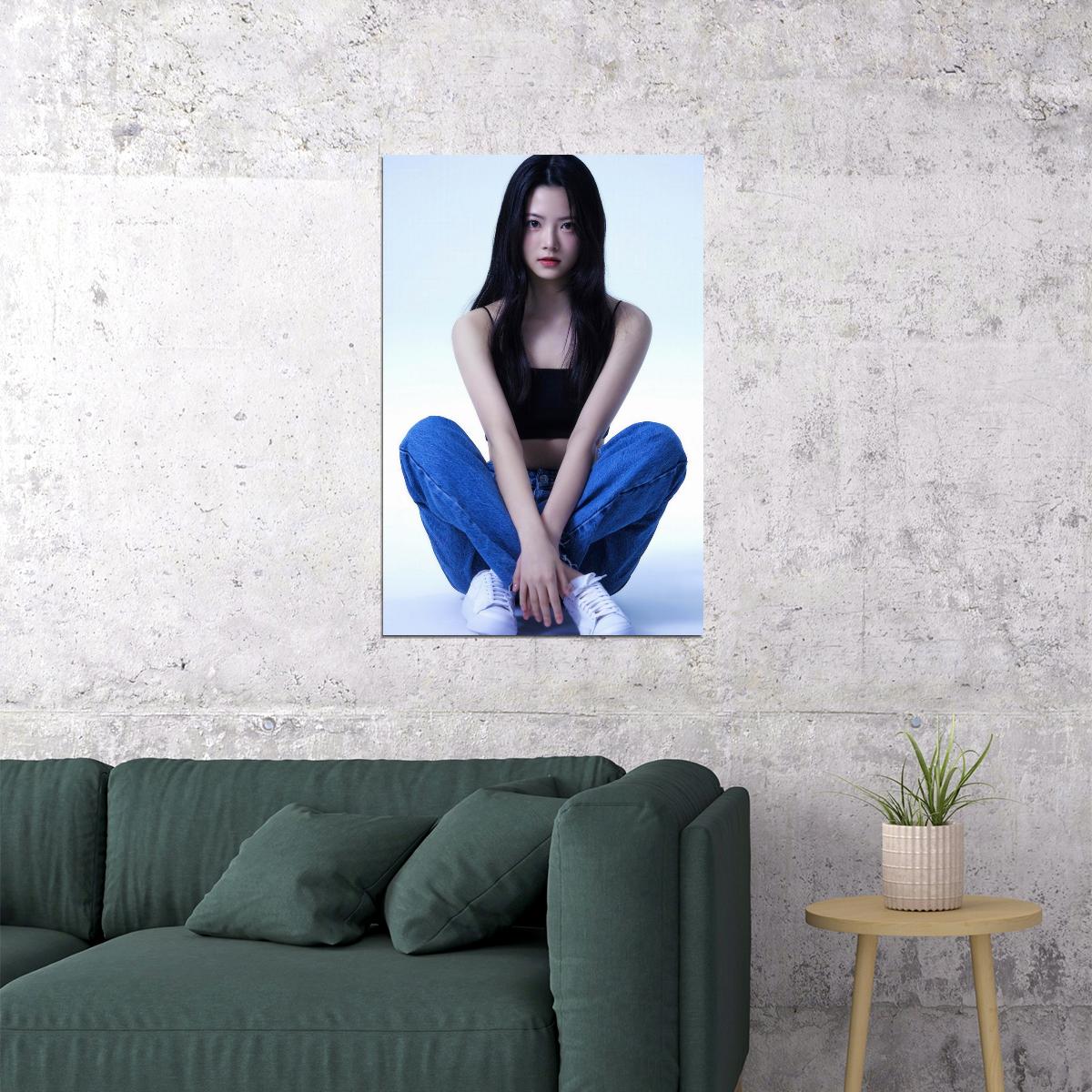 LE SSERAFIM Hong Eunchae Debut Photo Poster K-Pop  Aesthetic K-pop Female Girl Group Korean Fashion Idol Wall Art Print