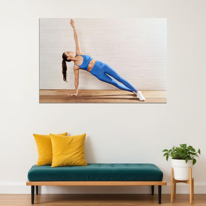 Kayla Itsines Hot Fitness Model Poster Gym Icon Motivational Wall Art Inspirational Workout Room Decor Aesthetic Sports Print Exercise Wall Decor Athletic Icon HD Photo Print