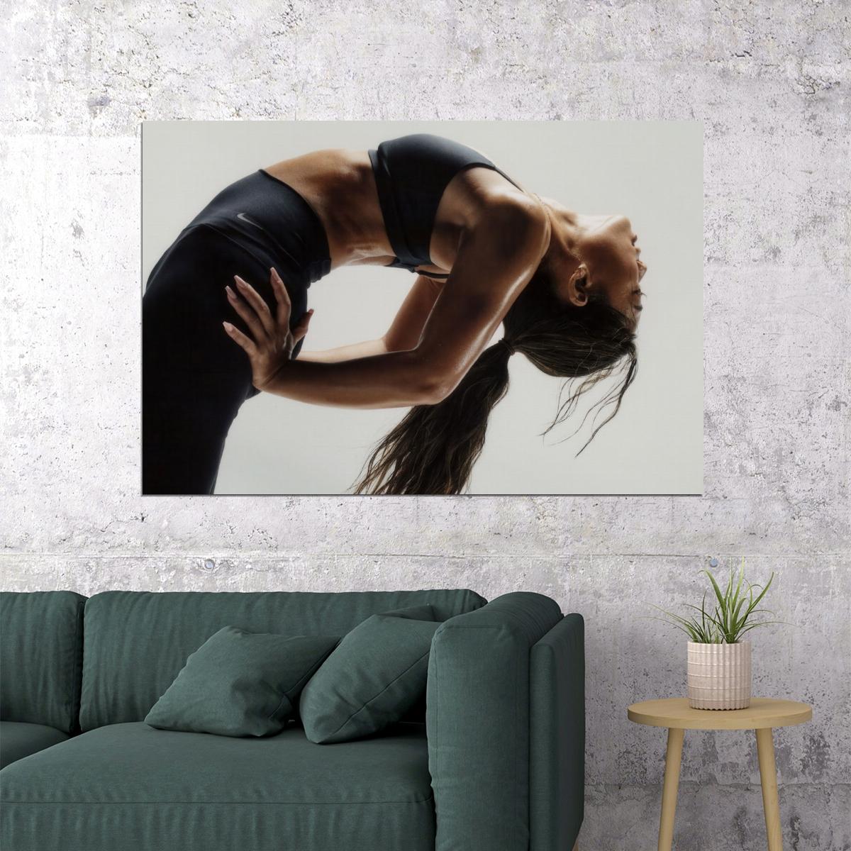 Kayla Itsines Hot Fitness Model Poster Gym Icon Motivational Wall Art Inspirational Workout Room Decor Aesthetic Sports Print Exercise Wall Decor Athletic Icon HD Photo Print - xonomax