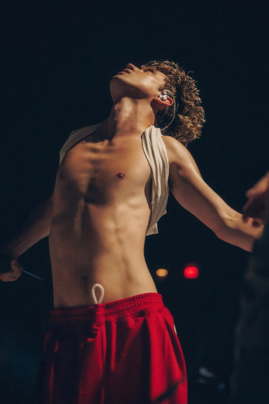 Troye Sivan Sexy Performance Photo Print Gay Icon Hollywood Celebrity Poster Shirtless Handsome Man Wall Art Hot Male Aesthetic Decor for Bedroom Living Room