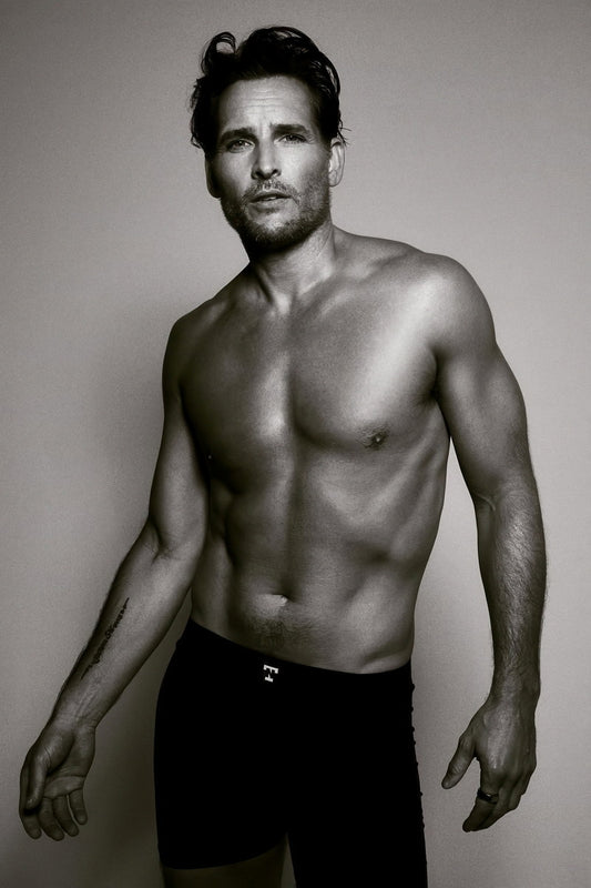 Peter Facinelli Confident Black and White Shirtless Photo Print Hollywood Celebrity Poster Handsome Man Wall Art Hot Male Aesthetic Decor for Bedroom Living Space - xonomax
