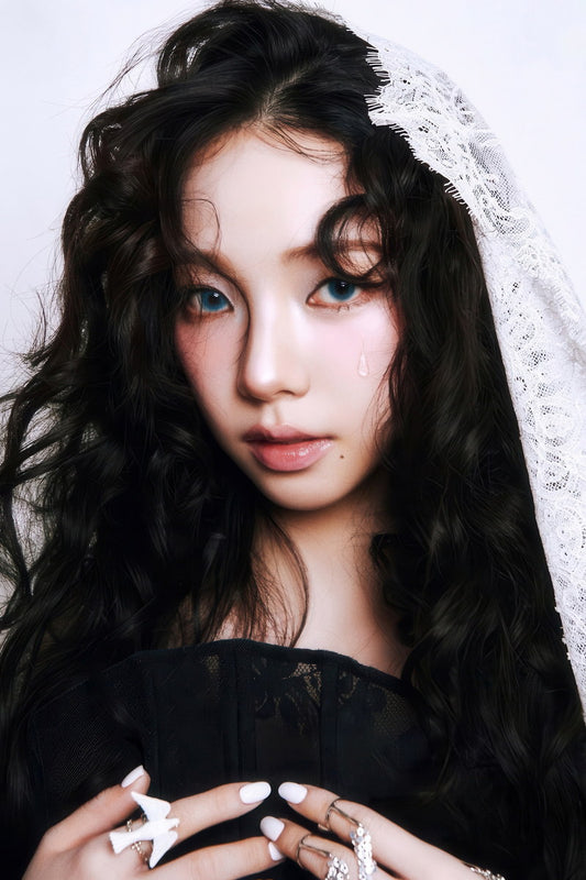 Aespa Karina Poster Fashion Photo Print K-Pop Home Decor For Living Room Aesthetic Kpop Female Girl Group - xonomax