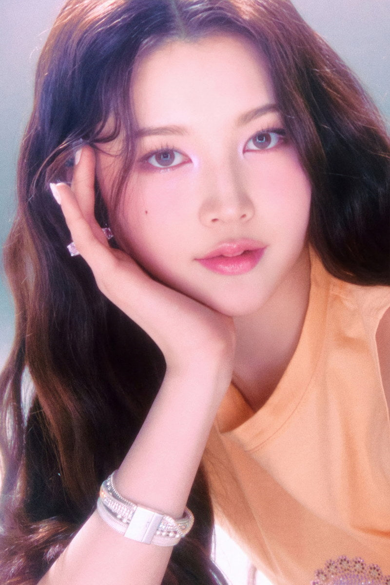 Hearts2hearts Poster The Chase Album Concept Photo Print K-Pop Home Decor For Living Room Aesthetic Kpop Female Girl Group - xonomax