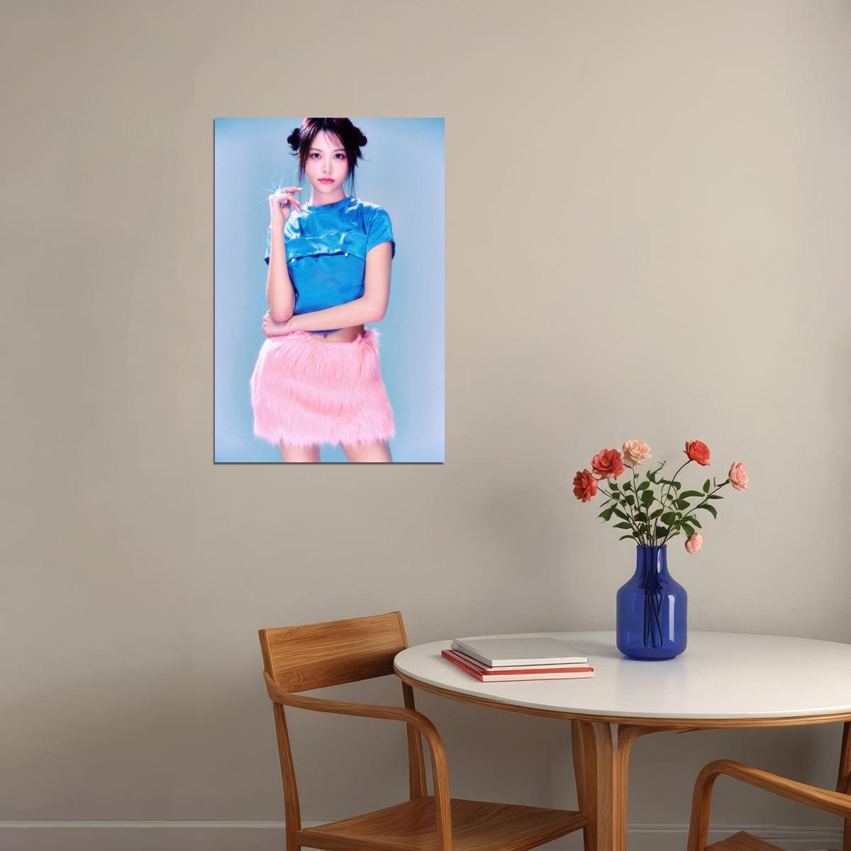 Hearts2hearts Poster The Chase Album Concept Photo Print K-Pop Home Decor For Living Room Aesthetic Kpop Female Girl Group - xonomax