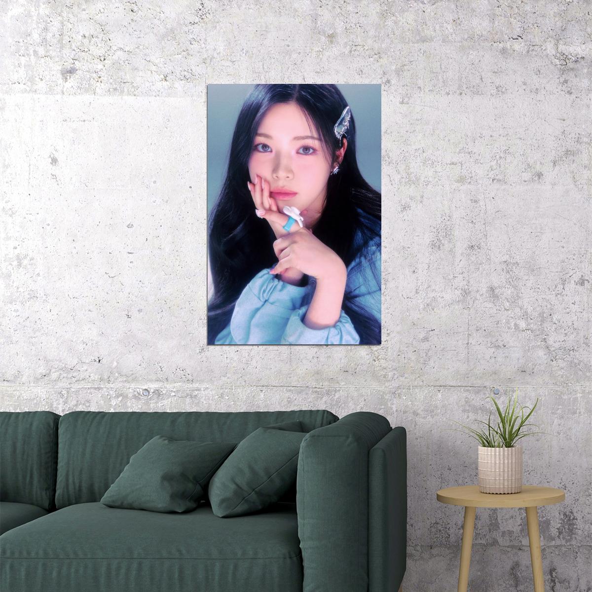 Hearts2hearts Poster The Chase Album Concept Photo Print K-Pop Home Decor For Living Room Aesthetic Kpop Female Girl Group - xonomax