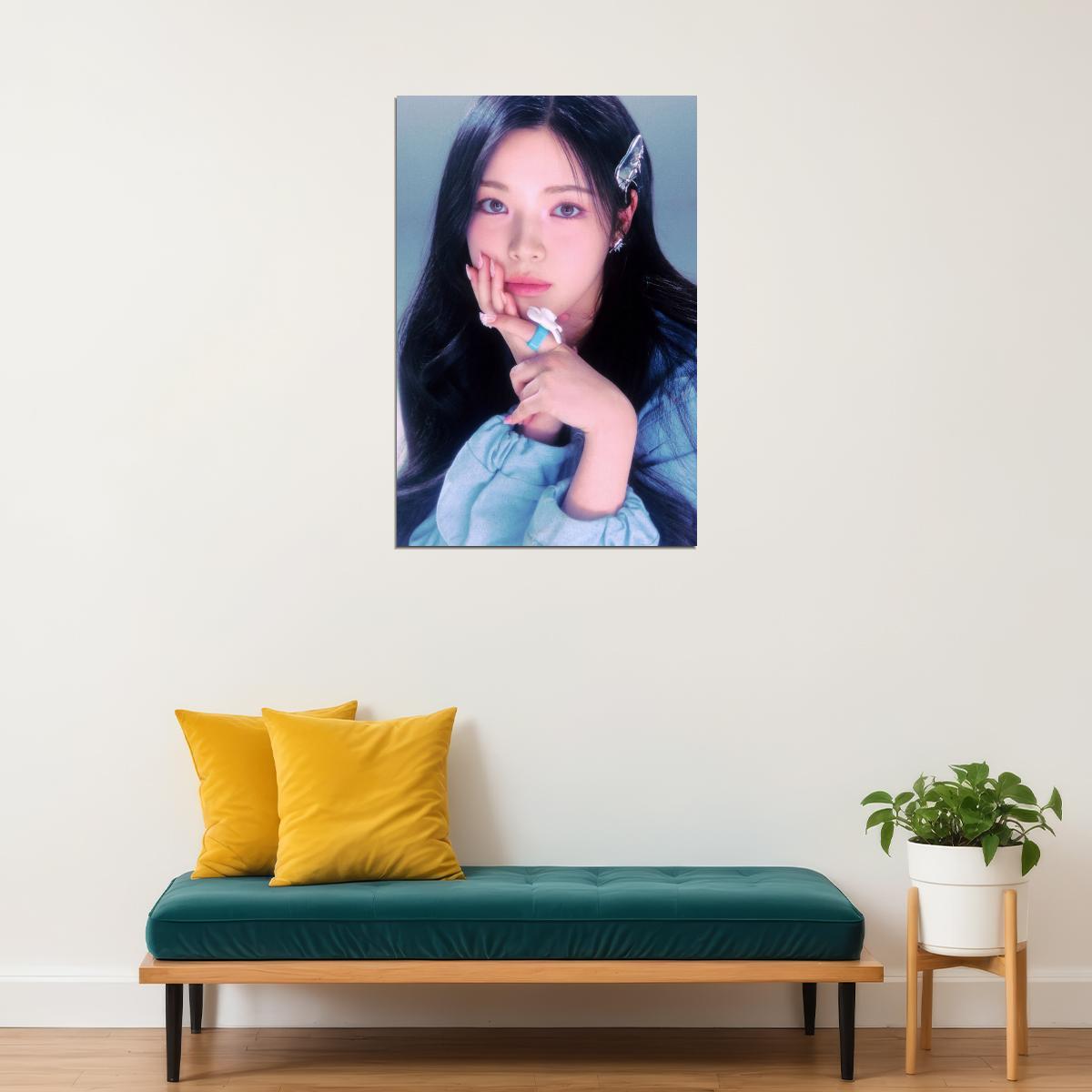 Hearts2hearts Poster The Chase Album Concept Photo Print K-Pop Home Decor For Living Room Aesthetic Kpop Female Girl Group - xonomax