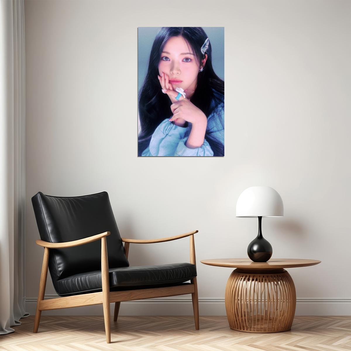 Hearts2hearts Poster The Chase Album Concept Photo Print K-Pop Home Decor For Living Room Aesthetic Kpop Female Girl Group - xonomax