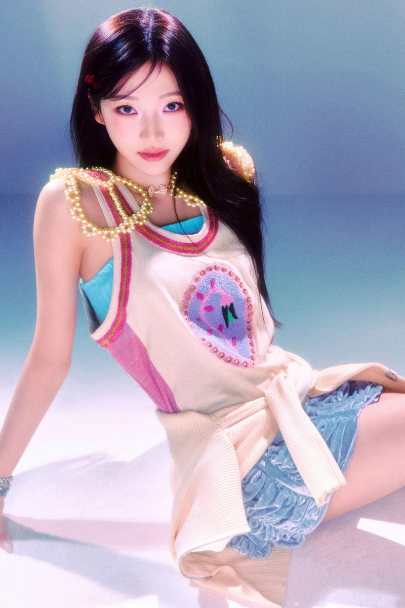 Hearts2hearts Poster The Chase Album Concept Photo Print K-Pop Home Decor For Living Room Aesthetic Kpop Female Girl Group - xonomax