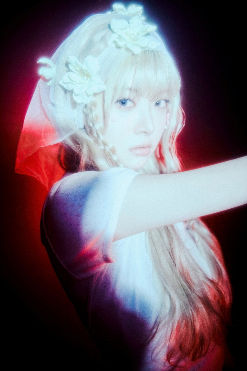 Le Sserafim Hong Eunchae Poster Hot Album Bleached Aura Concept Photo Print K-Pop Home Decor For Living Room Aesthetic Kpop Female Girl Group - xonomax