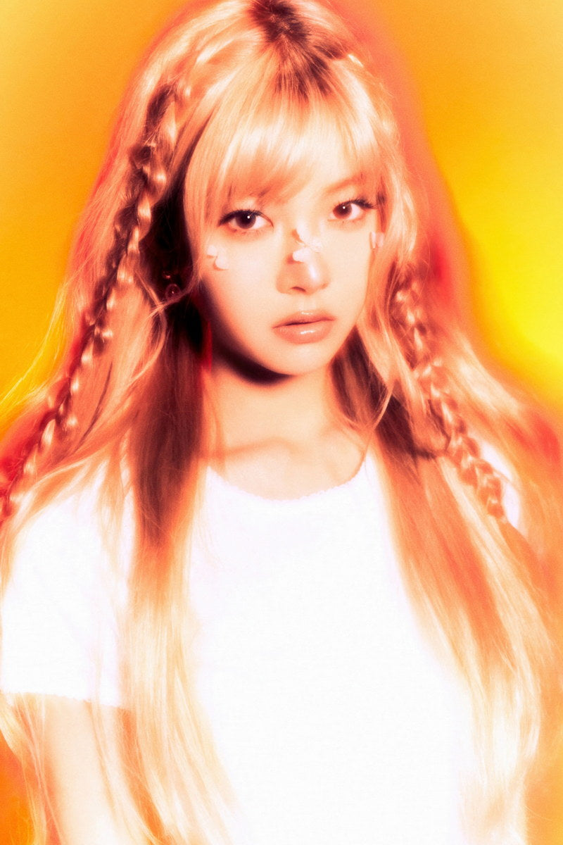 Le Sserafim Hong Eunchae Poster Hot Album Bleached Aura Concept Photo Print K-Pop Home Decor For Living Room Aesthetic Kpop Female Girl Group - xonomax