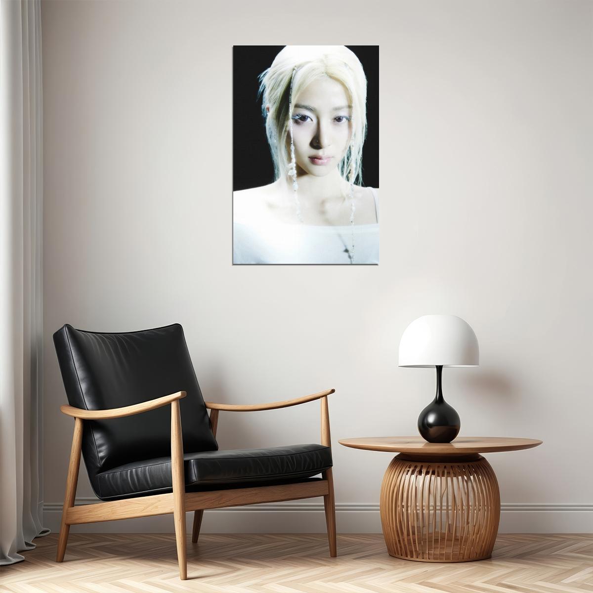 Le Sserafim Huh Yunjin Poster Hot Album Bleached Aura Concept Photo Print K-Pop Home Decor For Living Room Aesthetic Kpop Female Girl Group - xonomax