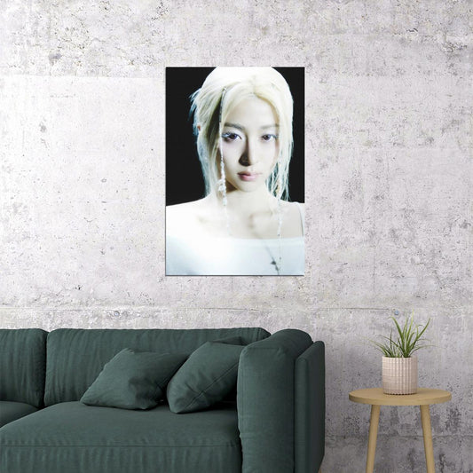Le Sserafim Huh Yunjin Poster Hot Album Bleached Aura Concept Photo Print K-Pop Home Decor For Living Room Aesthetic Kpop Female Girl Group - xonomax