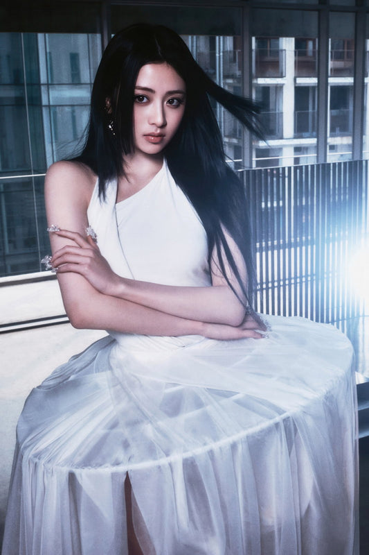 Le Sserafim Huh Yunjin Poster Hot Album Compact Concept Photo Print K-Pop Home Decor For Living Room Aesthetic Kpop Female Girl Group - xonomax