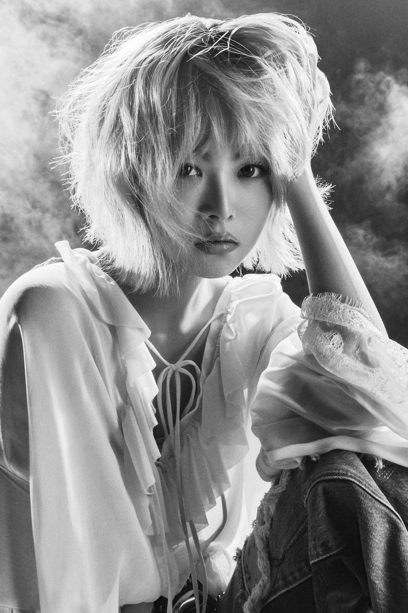 Le Sserafim Hong Eunchae Poster Hot Album Drenched Vetiver Concept Photo Print K-Pop Home Decor For Living Room Aesthetic Kpop Female Girl Group - xonomax