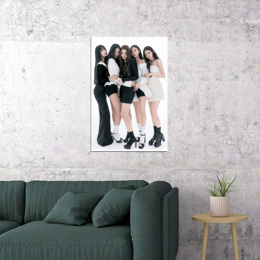 Meovv Poster Fashion Group Photo Print K-Pop Home Decor For Living Room Aesthetic Kpop Female Girl Group - xonomax