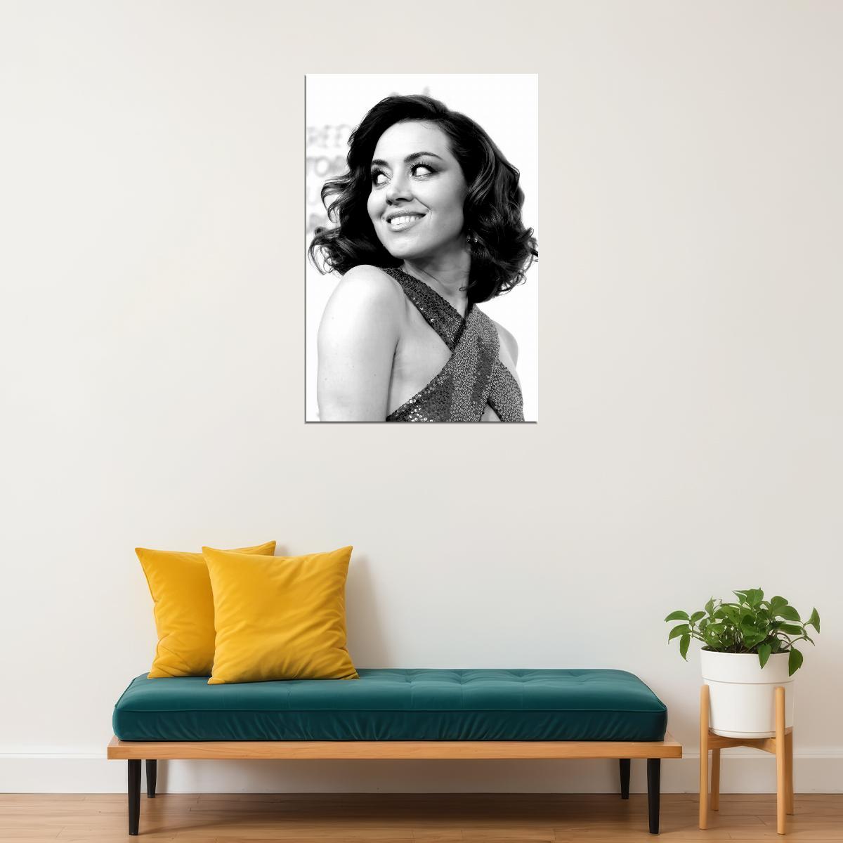 Aubrey Plaza Celebrity Posters for Room Aesthetic Famous Actress Black and White Photo Print Wall Art - xonomax