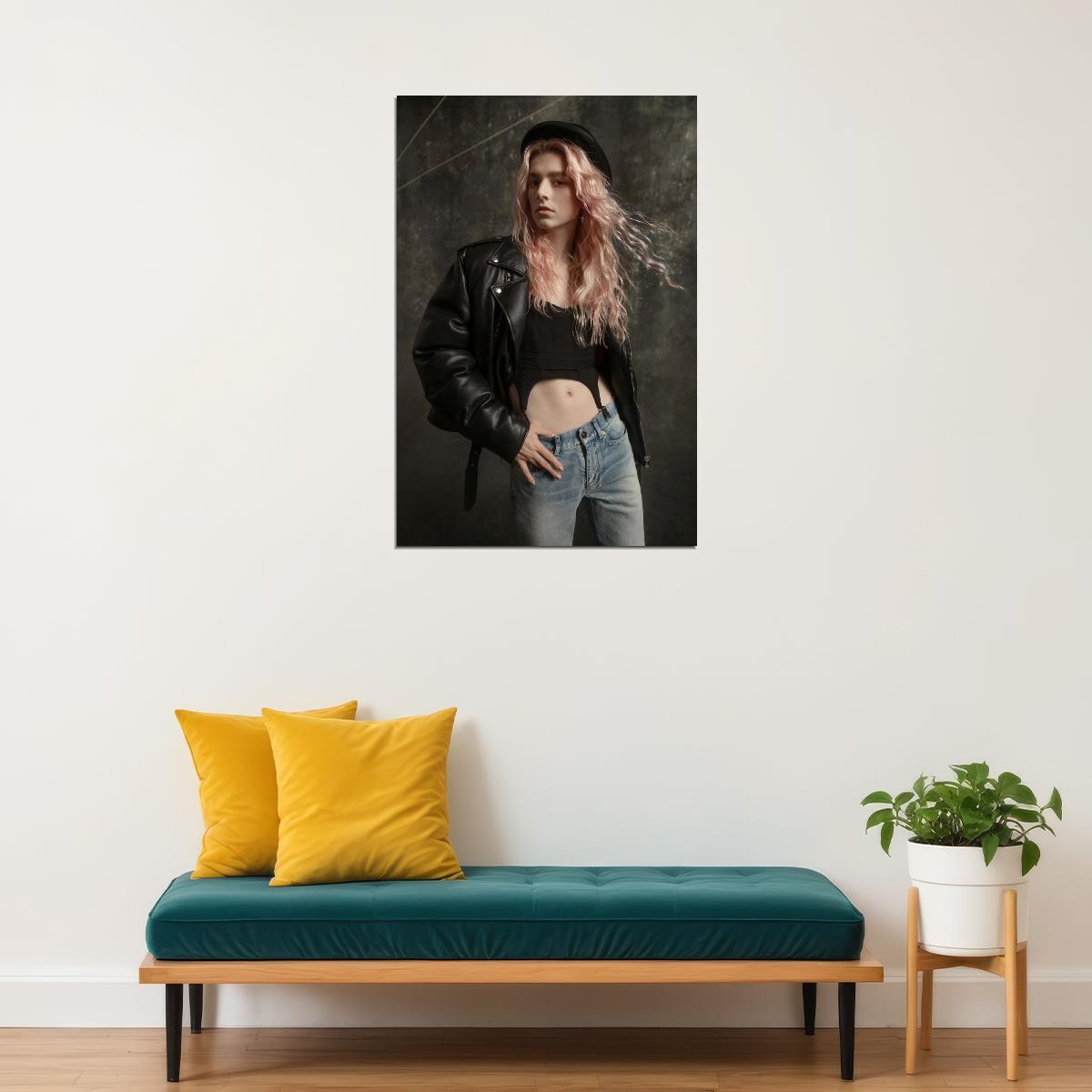 Hunter Schafer Celebrity Posters for Room Aesthetic Famous Actress Photo Print Wall Art - xonomax