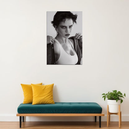 Sophie Thatcher Sexy Celebrity Posters for Room Aesthetic Famous Actress Black and White Photo Print Wall Art - xonomax