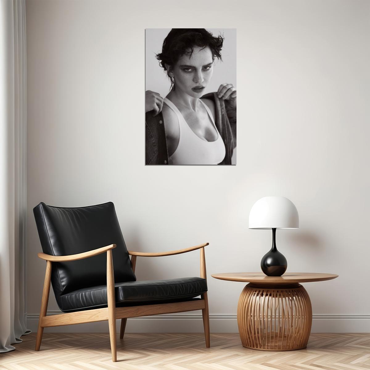 Sophie Thatcher Sexy Celebrity Posters for Room Aesthetic Famous Actress Black and White Photo Print Wall Art - xonomax