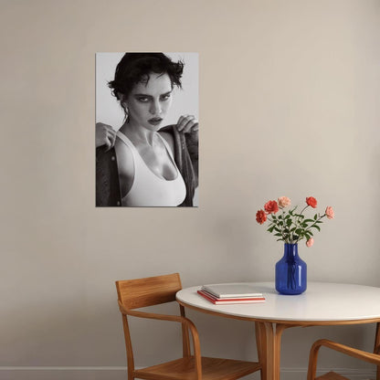 Sophie Thatcher Sexy Celebrity Posters for Room Aesthetic Famous Actress Black and White Photo Print Wall Art - xonomax