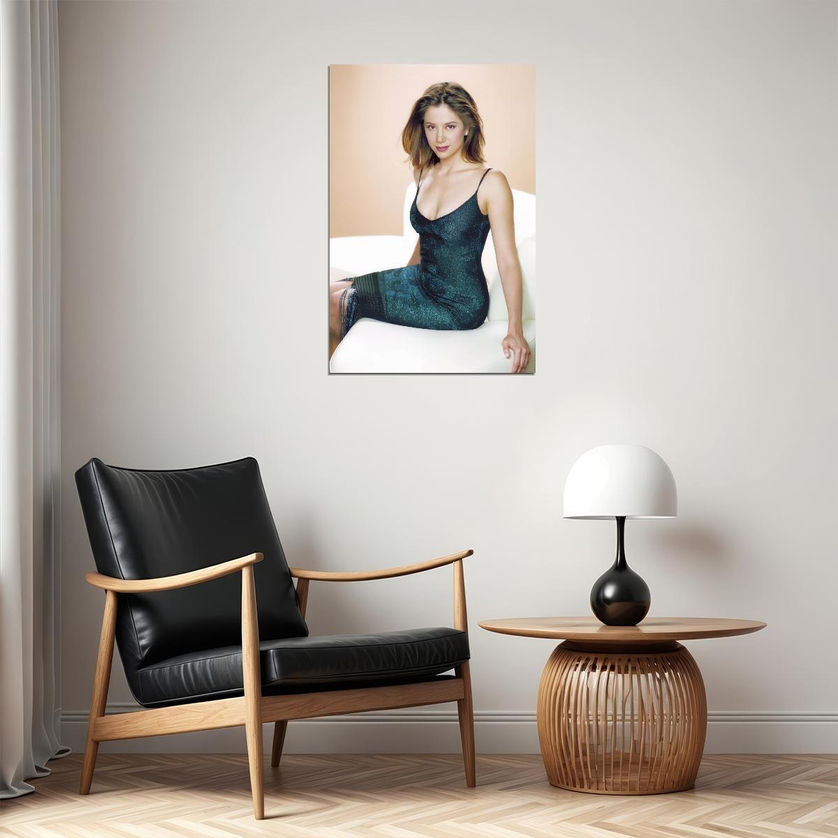 Mira Sorvino Poster for Room Aesthetic Celebrity Photo Print - xonomax